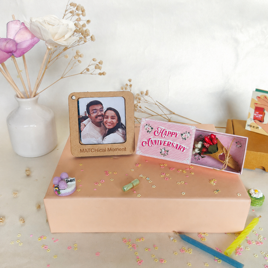 Anniversary Gifts With Miniature Bouquet